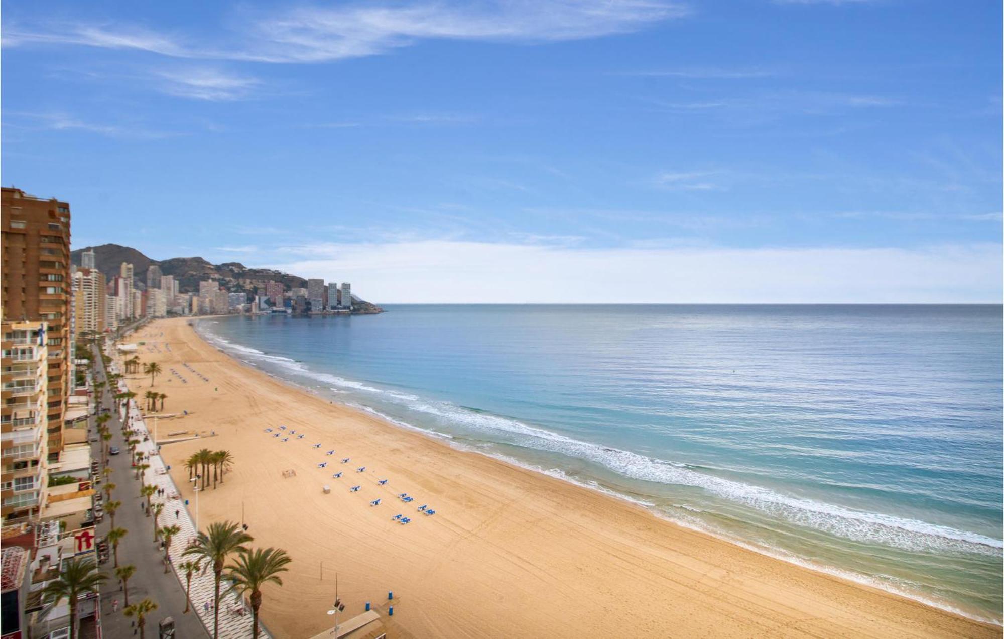 2 Bedroom Cozy Apartment In Benidorm Dış mekan fotoğraf